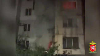 Крымские полицейские спасли шесть человек на пожаре в Армянске 