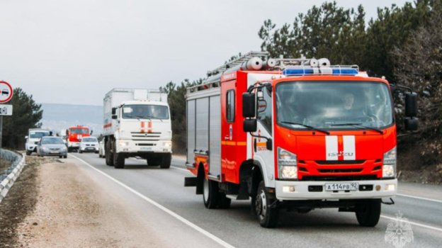 Пожар в Ленинском районе Крыма едва не уничтожил село и заповедник