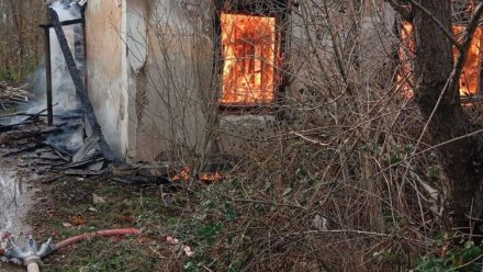 В Джанкое потушили пожар в частном доме