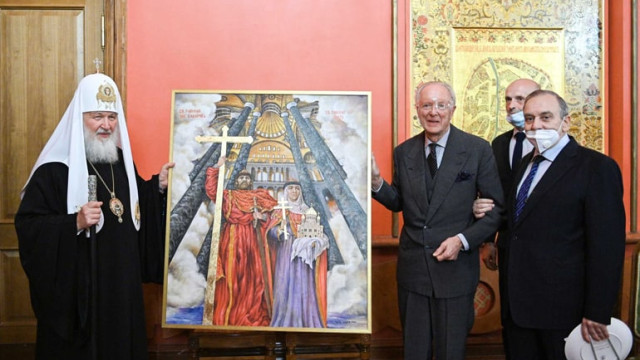Потомок Рюриковичей подарил картину Владимирскому собору в Севастополе