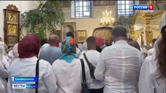 В Свято-Троицком женском монастыре прошёл молебен в честь святителя Луки, архиепископа Симферопольского и Крымского