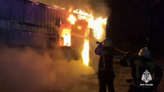 Ночью на ЮБК спасатели МЧС потушили дом