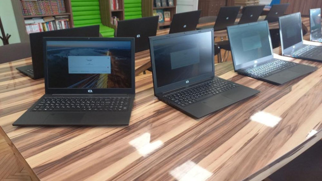 220 ноутбуков привезли в школы Ялты