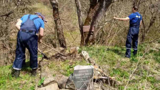 МЧС приводит в порядок мемориалы героям Великой Отечественной войны в Крыму