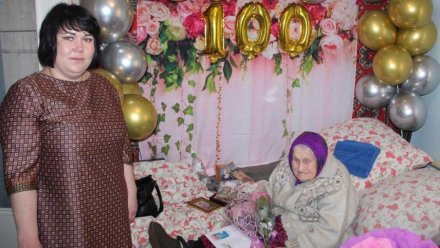 Крымчанам-долгожителям выплатили по 50 тысяч рублей