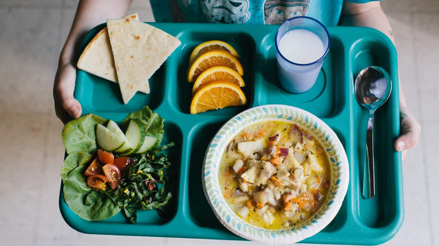 Ученики девяти школ Севастополя получали завтрак вместо обеда
