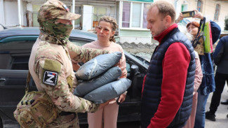 Три тонны гуманитарного груза отправили на передовую из Ялты