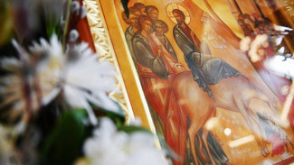 Православные христиане Крыма празднуют Вербное Воскресенье