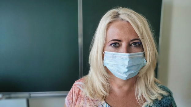 Более тысячи крымских учителей получили прививку от коронавируса