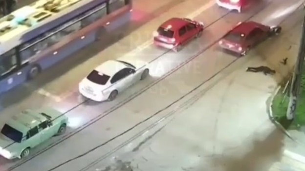 В Севастополе водитель легковушки сбил мопедиста (ВИДЕО)