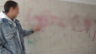 В Ялте поймали вандала, рисовавшего граффити на стенах города