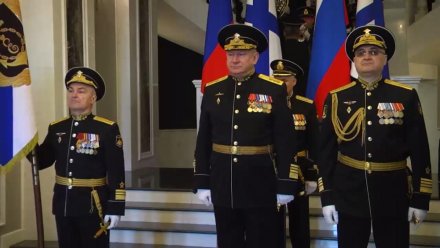 Новому командующему Черноморским флотом вручили личный штандарт