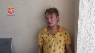 Мужчина под действием наркотиков переходил дорогу в Севастополе (ВИДЕО)