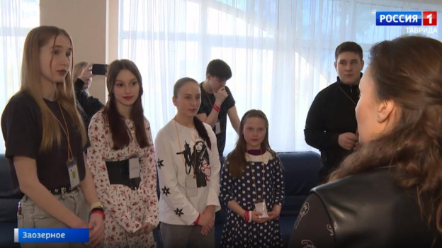 В Крым привезли на реабилитацию детей, попавших под обстрелы ВСУ
