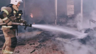 Огнеборцы вечером второго октября боролись с огнем в Сакском районе Крыма