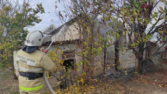 В Раздольненском районе загорелось домовладение