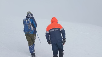 Спасатели час искали туриста, который заблудился в Крымских горах