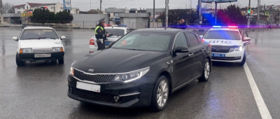 В Севастополе автоледи на Infiniti заработала сотни штрафов за нарушения ПДД