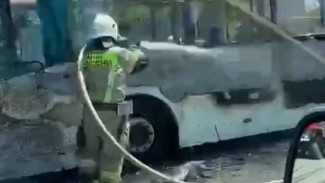 Прокуратура начала проверку из-за сгоревшего автобуса в Симферополе