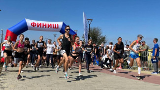 В городе Саки проходит Всероссийский день бега «Кросс Нации 2023»