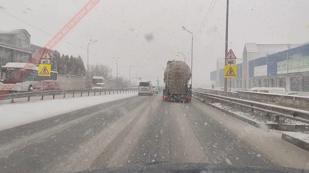 ​​​​​​​Снегопад обрушился на Севастополь