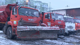 Более 190 улиц за ночь обработали от гололедицы в Симферополе
