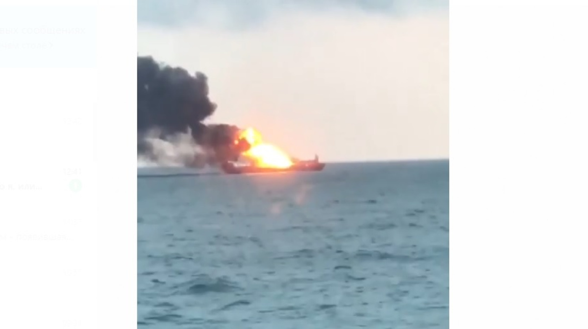 Судно-спасатель "керченский пролив". Погода в керченском проливе для моряков. Авария г октябрьск горел танкер. Брошенный танкер в черном море. Трагедия в керченском проливе.