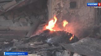 Пожары в промзоне Новой Каховки продолжаются спустя неделю после ракетного удара