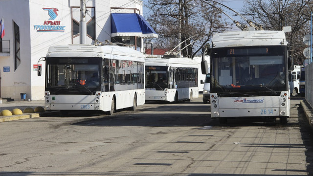Троллейбусы с пассажирами застряли между Симферополем и Алуштой