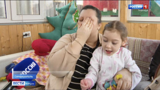 Беженцев из ЛНР приютила крымская семья