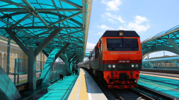 Два миллиона пассажиров перевезли поезда в Крым с начала года
