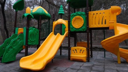В Ялте обновят больше 30 детских площадок