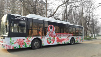 8 марта на маршруты в Симферополе, Алуште и Ялте выйдут праздничные троллейбусы