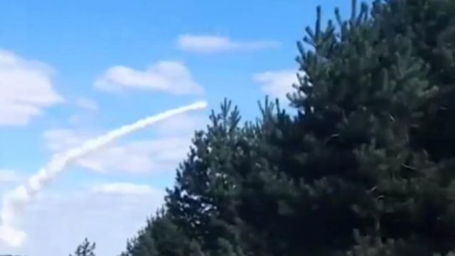 Системы ПВО отражают атаку на Севастополь
