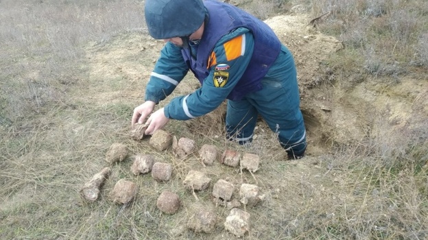 В Крыму обезвредили более 200 боеприпасов времен войны