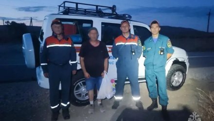 В Коктебеле спасатели вывели мужчину со сложного горного участка