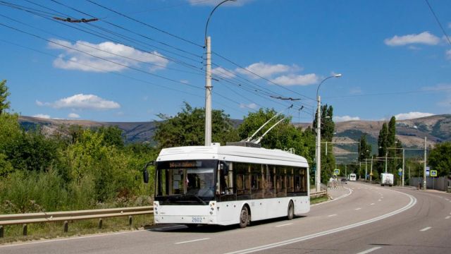 В Ялте встали троллейбусы из-за непогоды