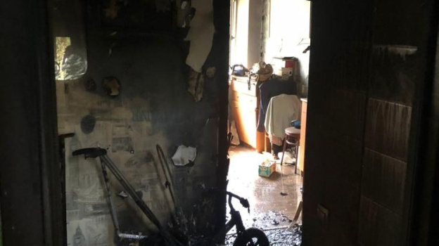 В Севастополе загорелся многоквартирный дом