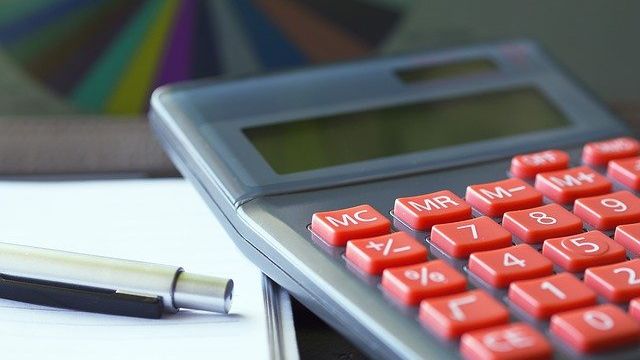 Крымчанам напомнили о налогах на доходы
