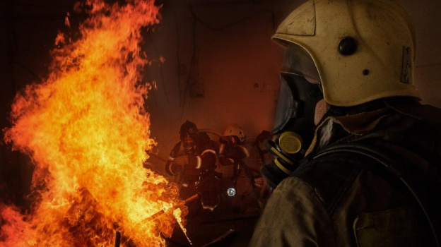 Аксёнов поздравил спасателей с профессиональным праздником и 35-летием МЧС России