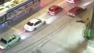В Севастополе водитель легковушки сбил мопедиста (ВИДЕО)