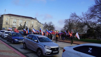 Более 500 автомобилей въехали в Крым для патриотического пробега
