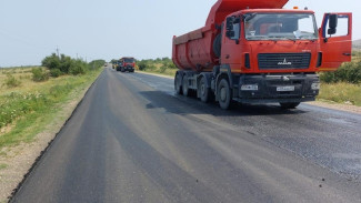 Дорожники ремонтируют трассу «Таврида-Старый Крым»
