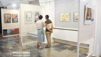 Учащиеся художественной школы показали свои работы на выставке в Евпатории