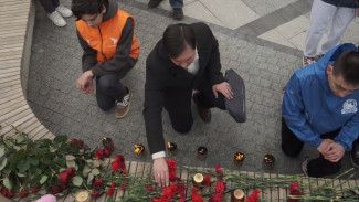 Ялтинцы почтили память жертв теракта в «Крокус сити холле»