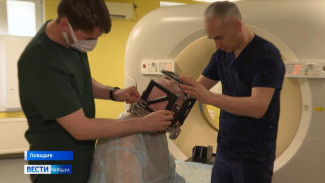 Крымские нейрохирурги впервые провели операцию пациенту с болезнью Паркинсона