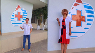 Двум врачам из Черноморского выдали служебные квартиры