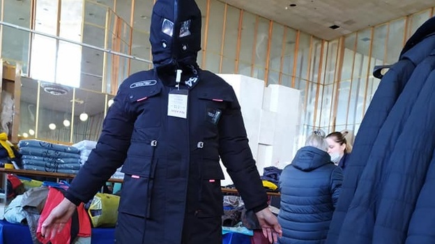 В Ялте начали продавать зимние куртки от коронавируса 