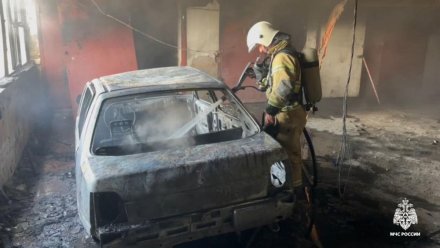 В Симферополе потушен пожар в гаражно-строительном кооперативе