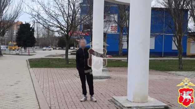 Феодосиец оставил на стенах города надписи, дискредитирующие спецоперацию на Украине